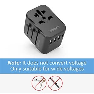 Universal Reisestecker mit 3USB, 1USB C und 1AC Steckdose